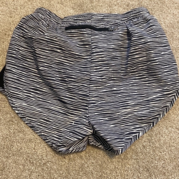 Nike athletic shorts - Picture 4 of 4